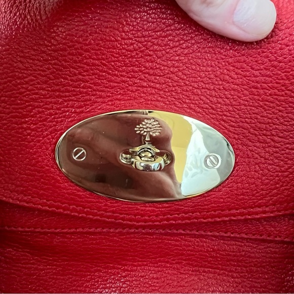 Mulberry Valentine Alexa limited edition heart studs - Picture 4 of 16